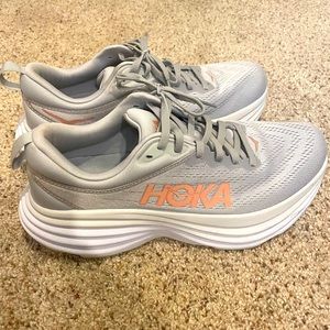 Hoka Bondi 8. Silver. Size 9, medium